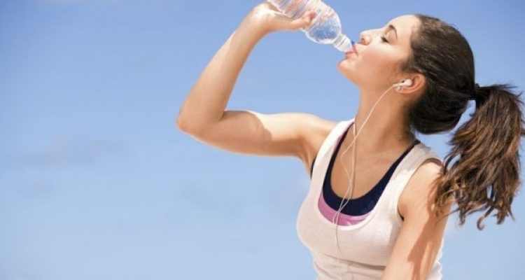 Tips Menjaga Kesehatan dengan Mengonsumsi Air Putih yang Cukup